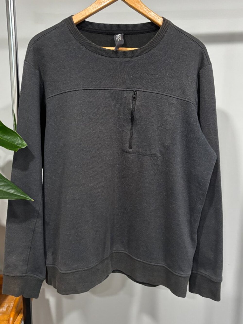 Mountain Hardwear Mens Large Grey Crewneck Sweatshirt Fleece Pullover Outdoors